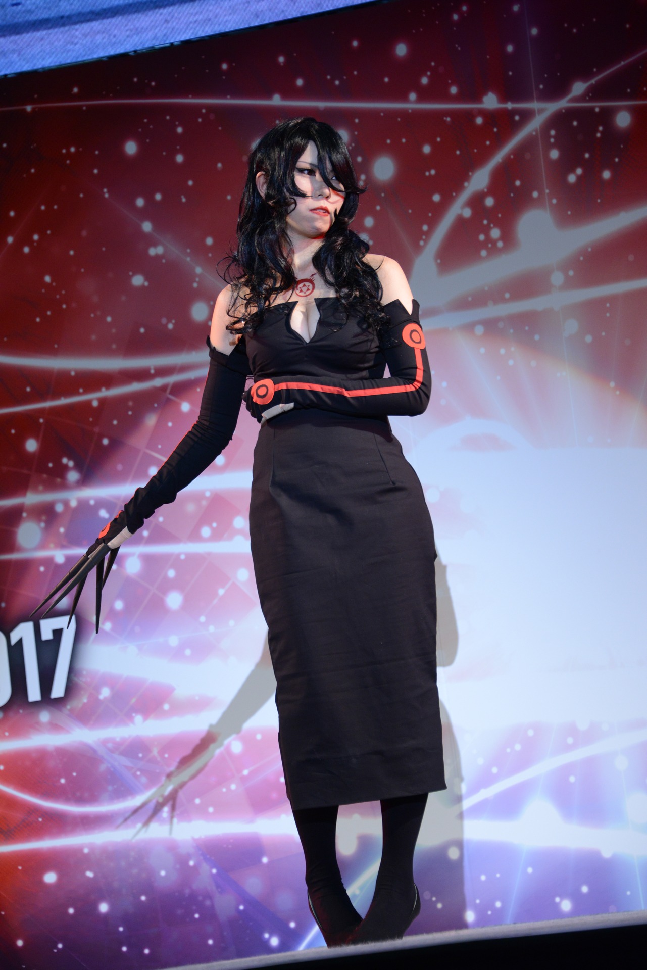 ラストに扮したコスプレイヤー。