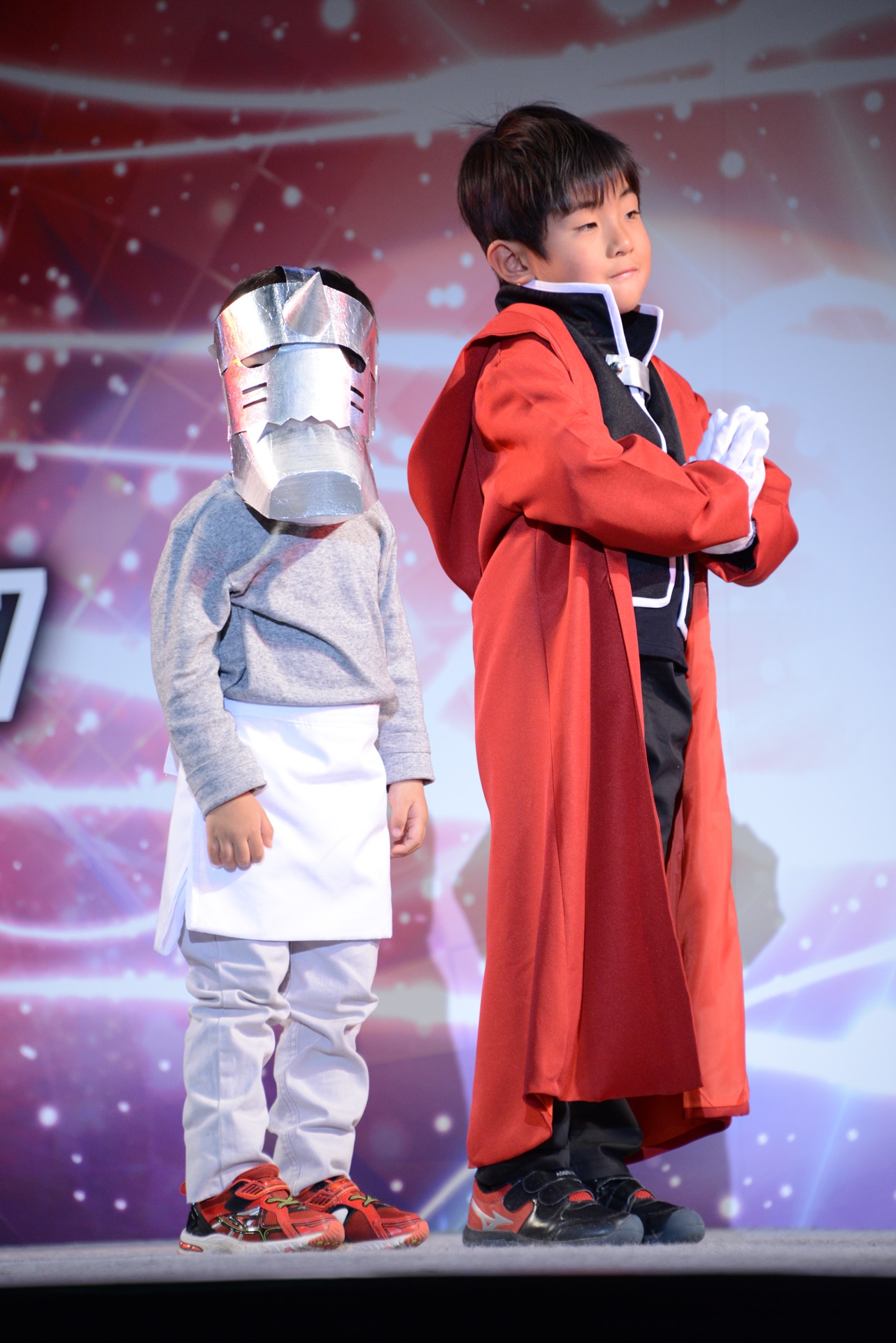 エドとアルに扮した兄弟コスプレイヤー。