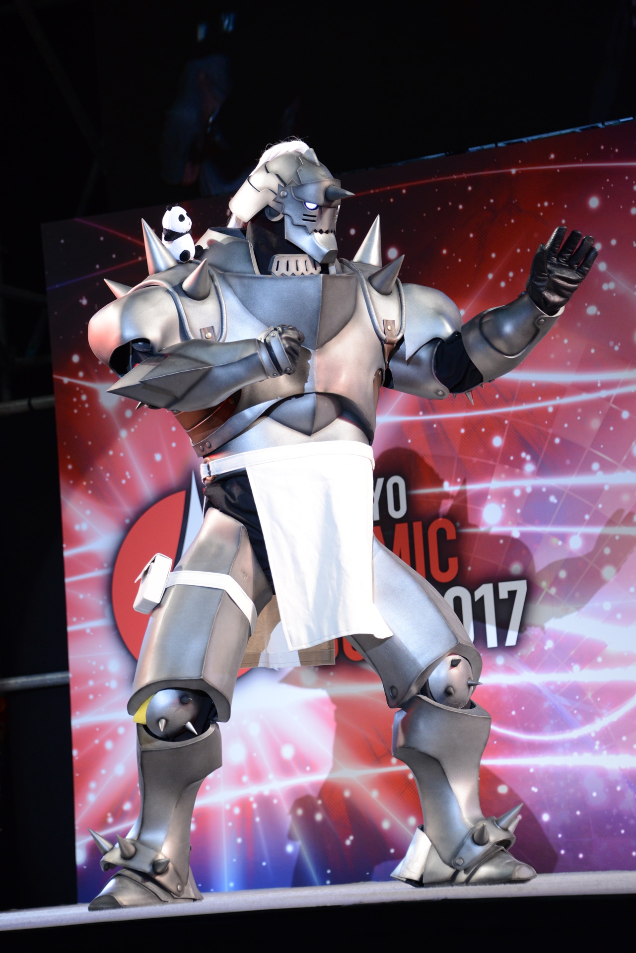 アルに扮したコスプレイヤー。