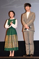 左から上白石萌音、千葉雄大。