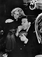 「リッチ・アンド・ストレンジ」