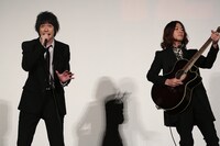 左から渡辺大知、澤竜次。