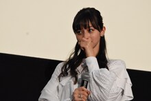 音楽ディレクター・北村岳士からの手紙に涙を流す中条あやみ。