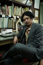雷土悟郎役のオダギリジョー。