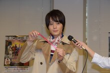 実験を披露する犬飼貴丈。