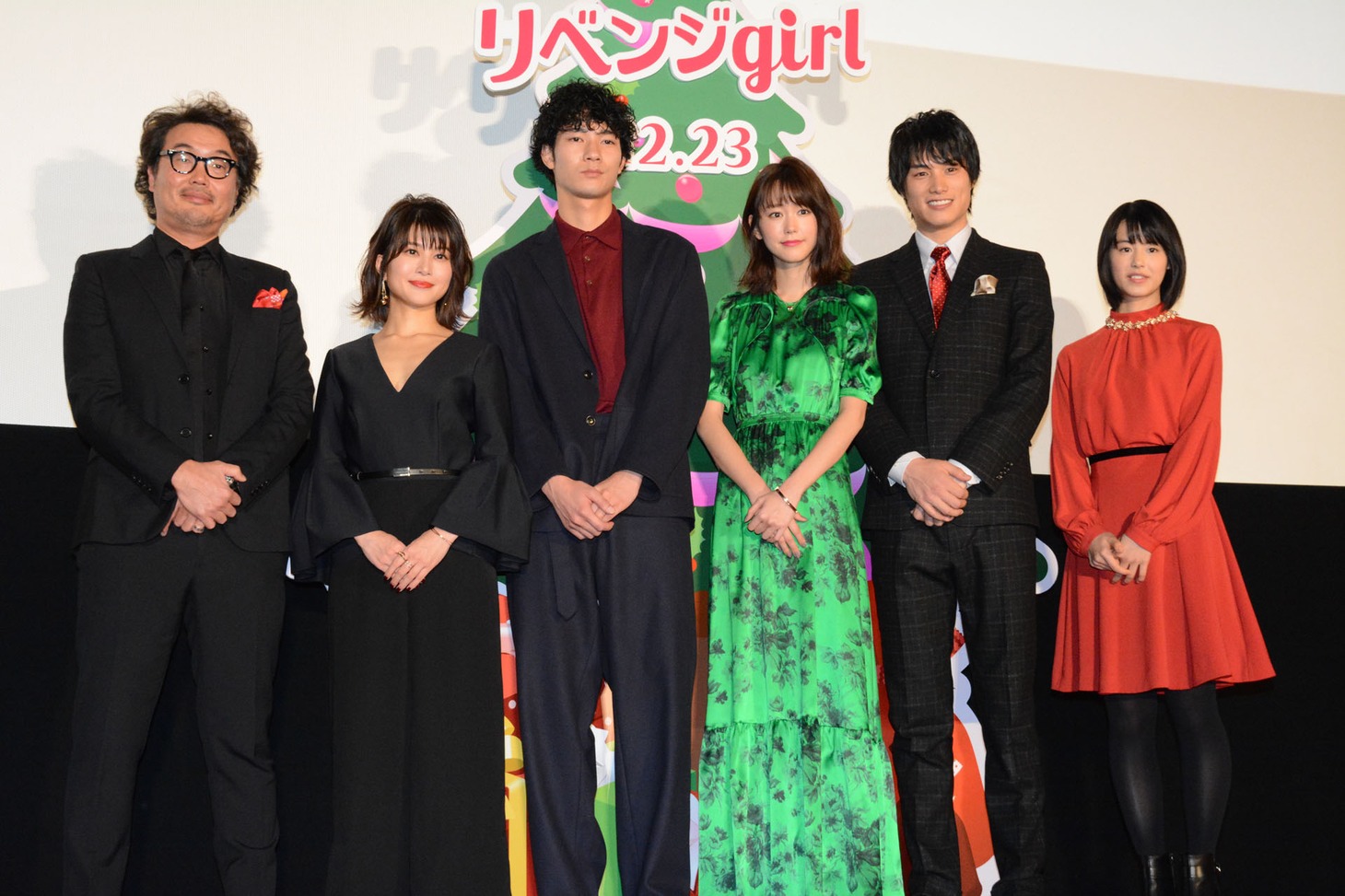 「リベンジgirl」完成披露舞台挨拶の様子。