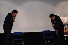 左から入江悠、小林勇貴。