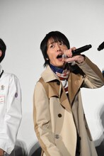 「夜は焼肉っしょー！」と叫ぶ犬飼貴丈。