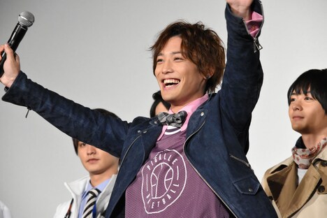 「宇宙キター!!」と叫ぶ土屋シオン。