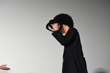 ハードボイルドに振る舞う柳喬之。