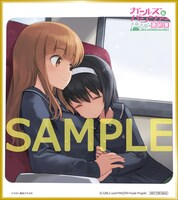 第1～2週目に配布される来場者特典「島田フミカネ描き下ろしミニ色紙（全3種）」。