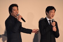 左から堤真一、堺雅人。