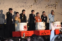 初日舞台挨拶の様子。