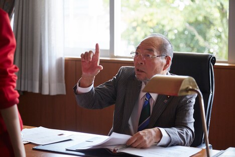 ガッツ石松演じる「スポーツ青空党」の代表。