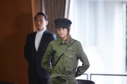 「リベンジgirl」より、「帝国政党」を訪れた美輝。