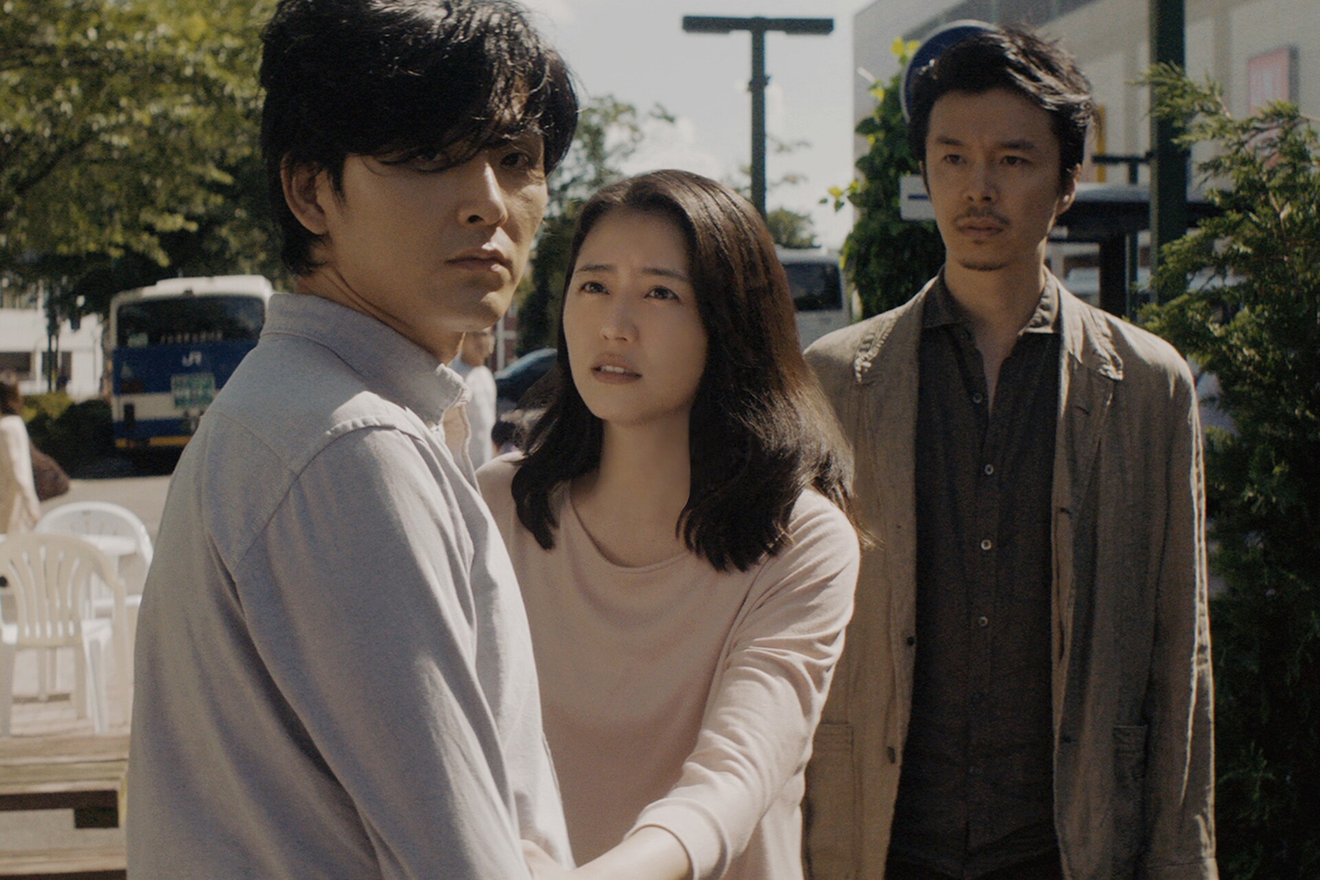 散歩する侵略者」「予兆」のソフト同時発売、黒沢清「娯楽映画もここ