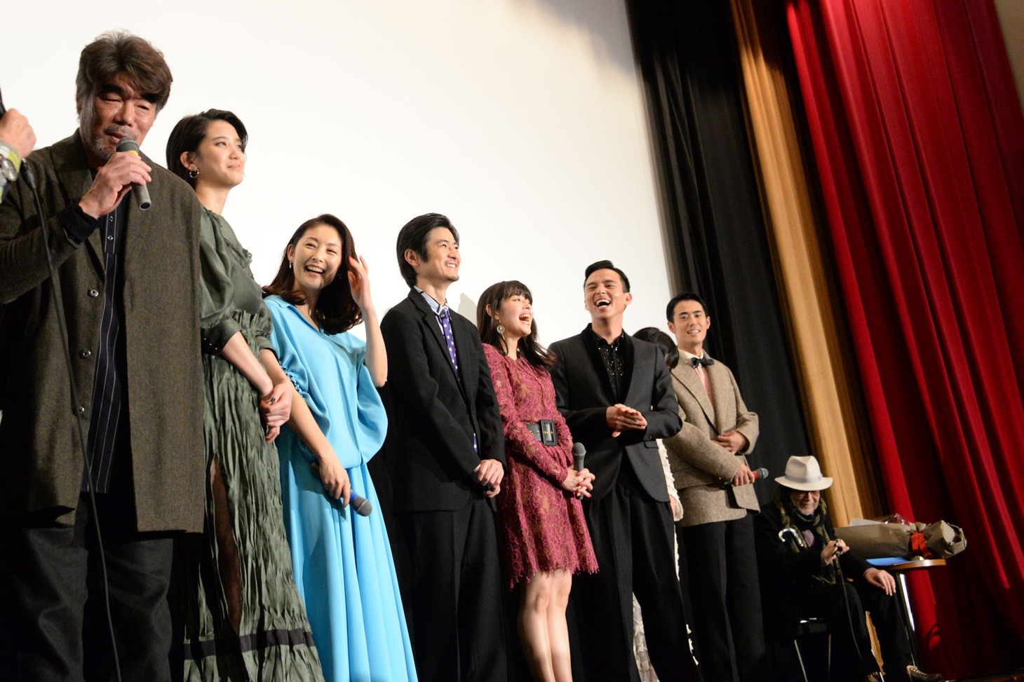 「花筐／HANAGATAMI」初日舞台挨拶の様子。