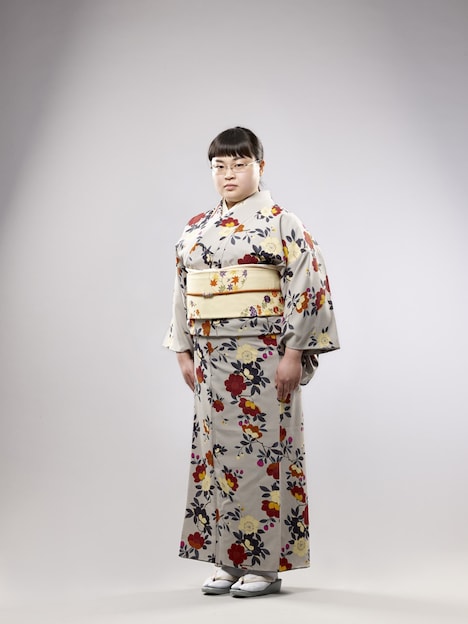 富山えり子演じる千絵子。