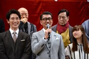 「嘘八百」完成披露試写会の様子。