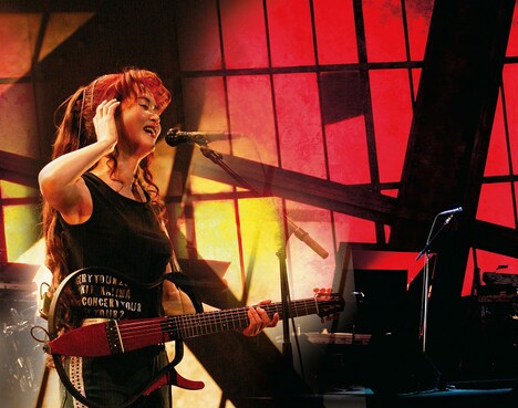 「中島みゆきLIVE『歌旅劇場版』」 (c)2008 YAMAHA MUSIC ENTERTAINMENT HOLDINGS, INC.