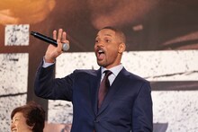 ファンの声援に応えるウィル・スミス。
