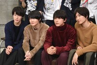 左から富田健太郎、神木隆之介、吉沢亮、金子大地。