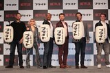 左からデヴィッド・エアー、ノオミ・ラパス、ウィル・スミス、ジョエル・エドガートン、エリック・ニューマン、ブライアン・アンケレス。