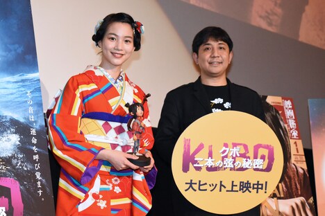 左からのん、映画秘宝編集長・岩田和明。