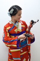 クボ人形を観察するのん。