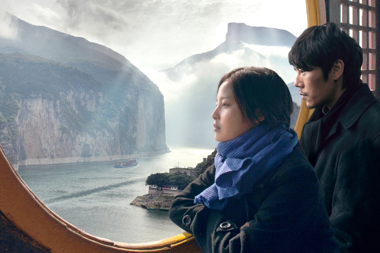 ベルリン映画祭で銀熊賞に輝いた「長江 愛の詩」予告編、撮影はリー・ピンビン