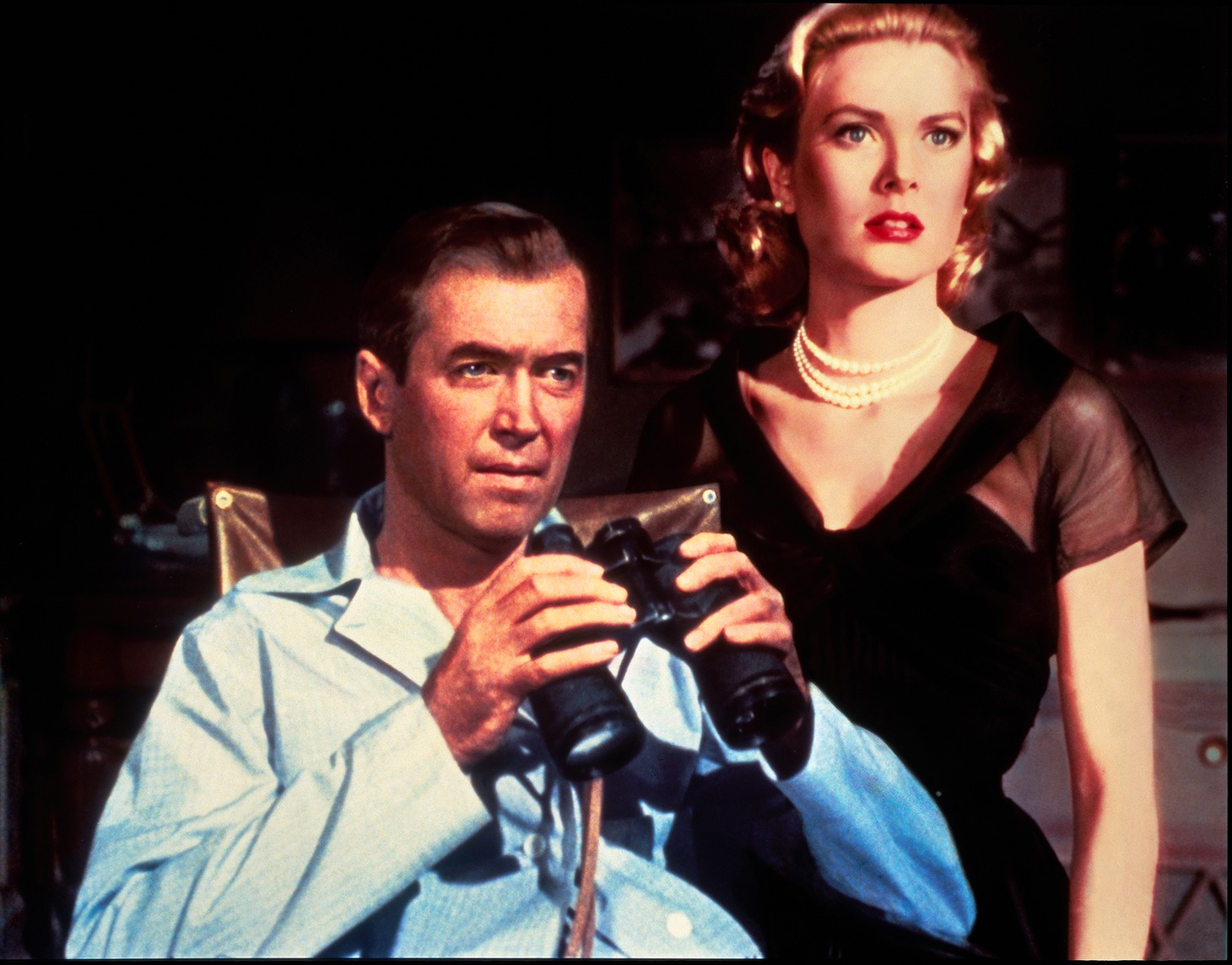 「裏窓」 (c)1954 Patron, Inc. Renewed 1982 Samuel Taylor & Patricia Hitchcock O'Connell, as Co-Trustees. All Rights Reserved.