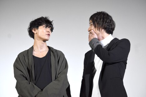 左から玉城裕規、高崎翔太。