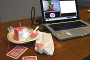 「変態アニメーションナイト ザ・ツアー:セレブレート」展示コーナーの様子。