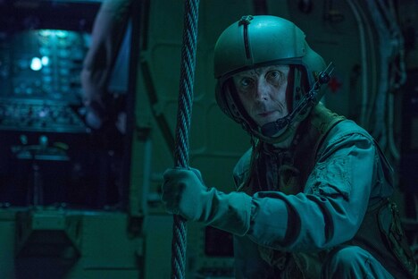 「ネイビーシールズ ナチスの金塊を奪還せよ！」