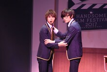 左から溝口琢矢、金子大地。