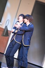 即興の芝居パートにて。左から溝口琢矢、吉沢亮。