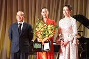 左から白石和彌、蒼井優、宮沢りえ。