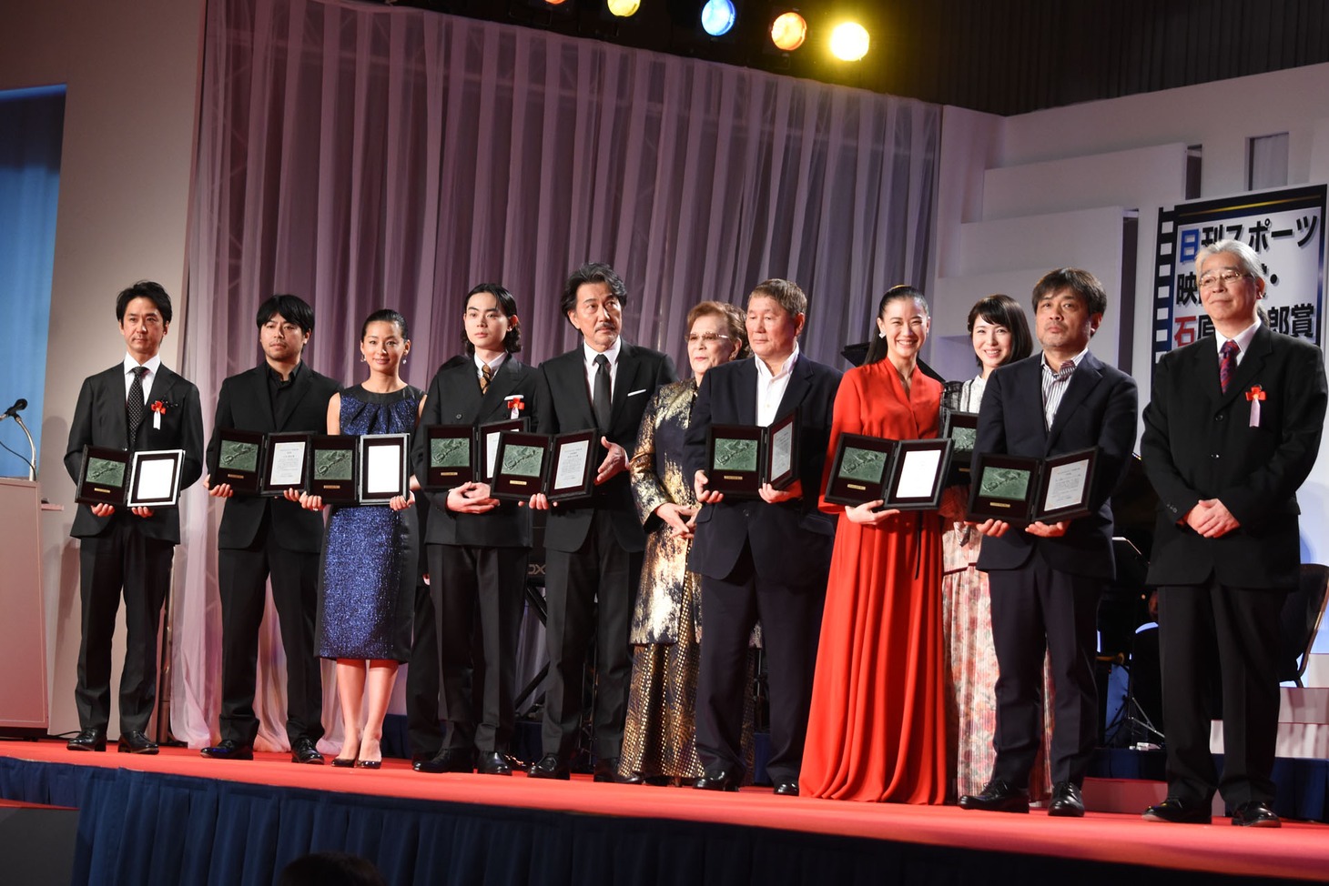 第30回日刊スポーツ映画大賞の受賞者たち。