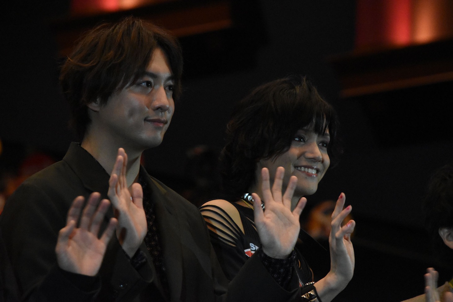 左から渡部秀、三浦涼介。