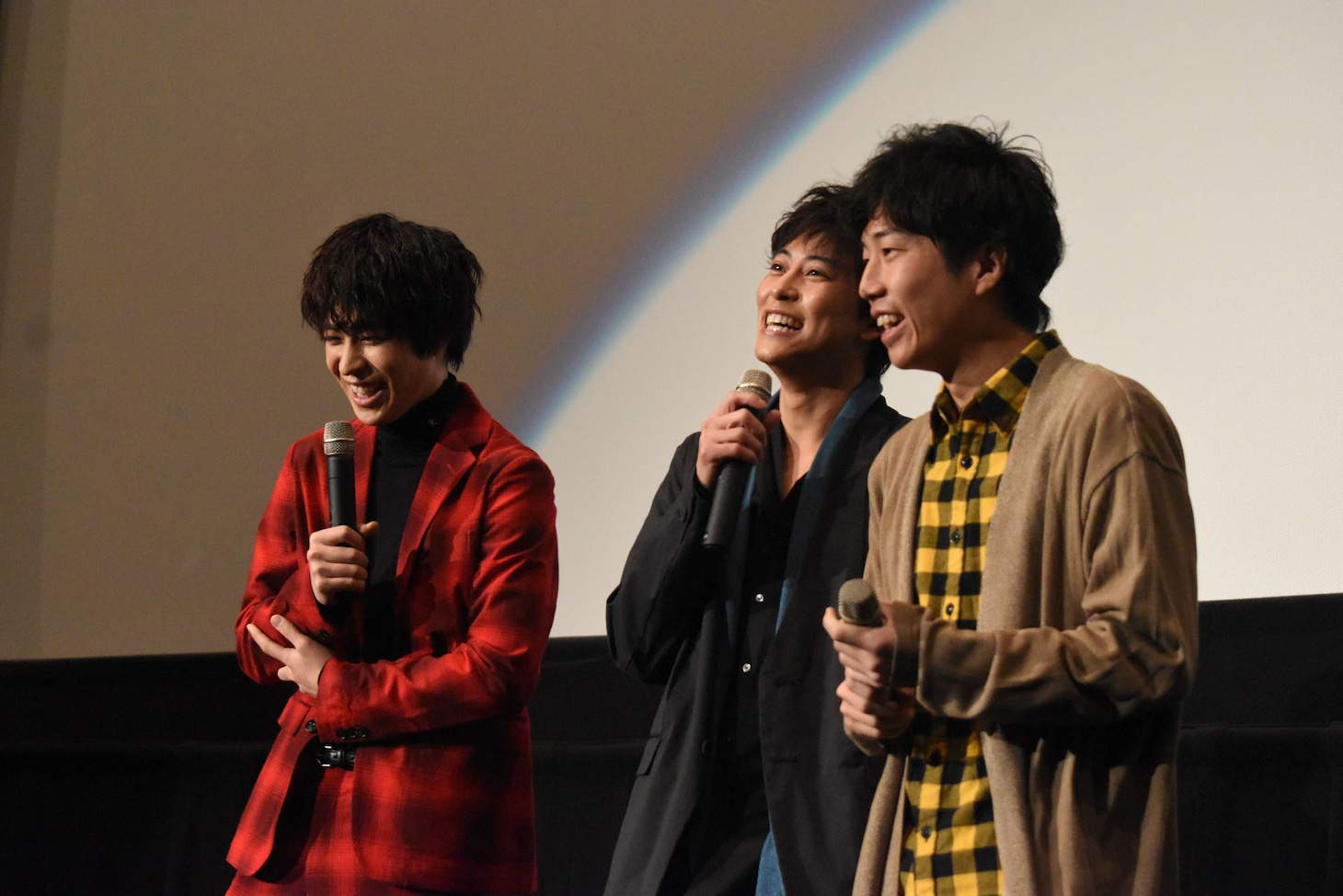 左から西銘駿、佐野岳、上堀内佳寿也。