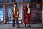 「仮面ライダー平成ジェネレーションズFINAL ビルド＆エグゼイドwithレジェンドライダー」より。左から火野映司、アンク。