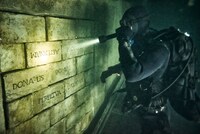 「ネイビーシールズ ナチスの金塊を奪還せよ！」