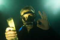 「ネイビーシールズ ナチスの金塊を奪還せよ！」