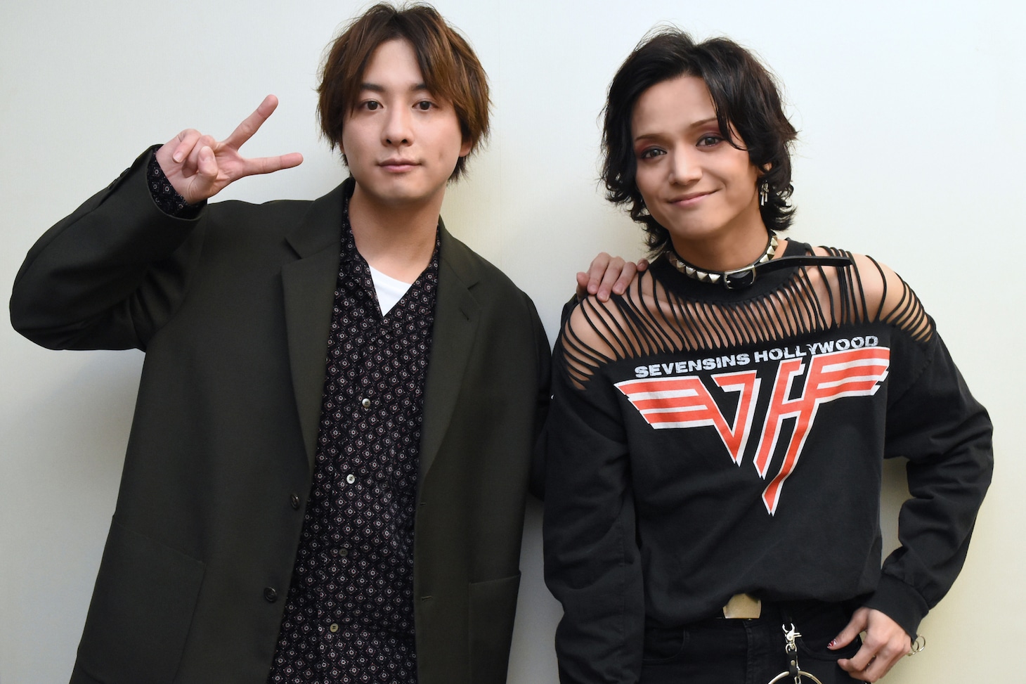 左から渡部秀、三浦涼介。