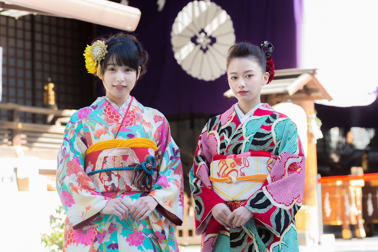 新成人の山本舞香と桜井日奈子、2018年は「アクションに挑戦」「友達を増やす」