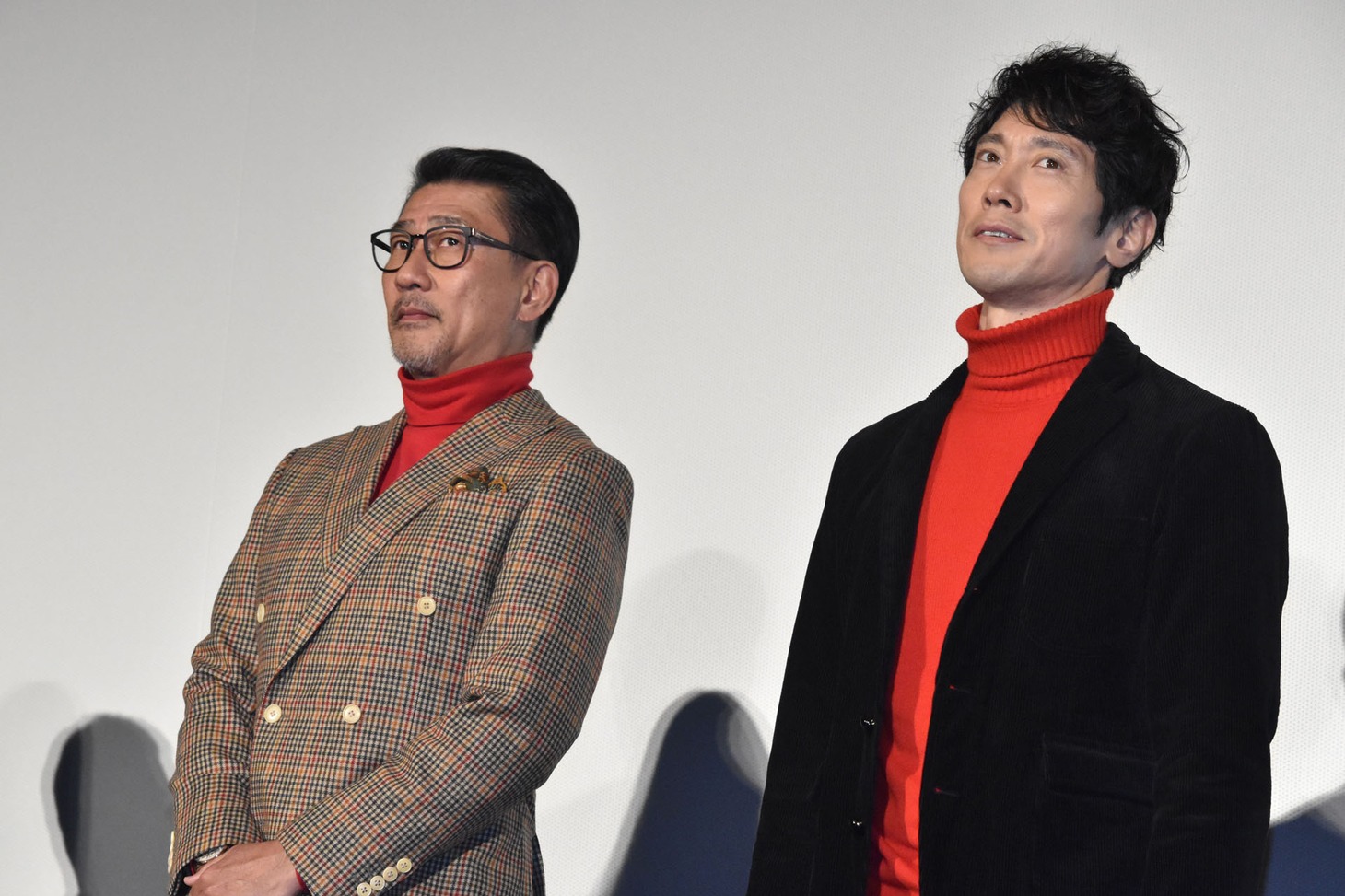 左から中井貴一、佐々木蔵之介。