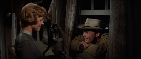 「昼下りの決斗」 (c)WARNER BROS.