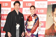 左から玉木宏、新木優子。