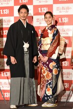 左から玉木宏、新木優子。