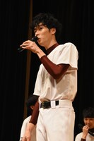 えなりかずきのモノマネをする柳喬之。